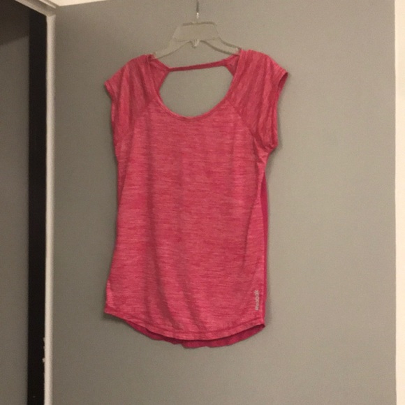 Reebok Tops - Small Reebok Top ❤️